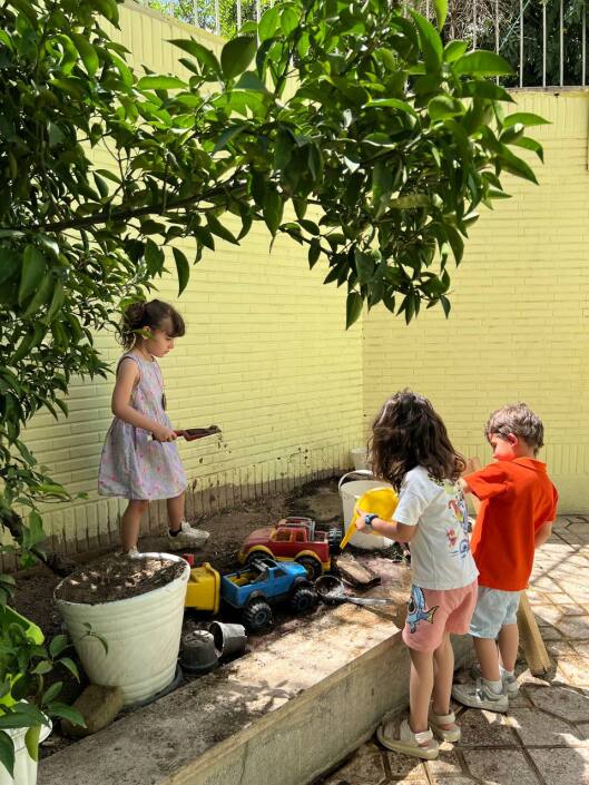 کلاس ، اما زیر سقف آسمان!